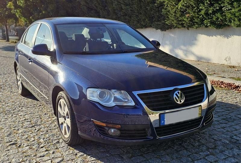 Azul Usado 2010 VW Passat Sedan | € 6.250 (Bom preço) - Imagem 1/4