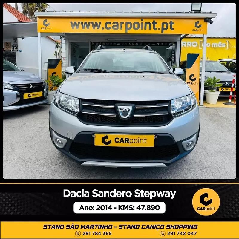 Cinzento Usado 2014 Dacia Sandero Stepway Citadino | € 13.900 (Caro) - Imagem 1/4