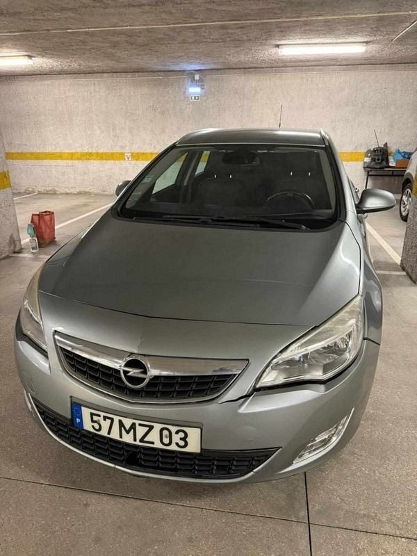 Cinzento Usado 2012 Opel Astra Carrinha | € 4.999 (Super Preço) - Imagem 1/4