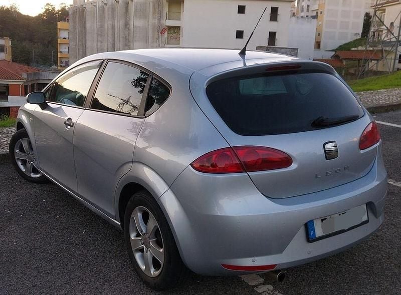 Usado 2009 Seat Leon Sport Sedan | € 6.975 (Preço justo) - Imagem 1/4