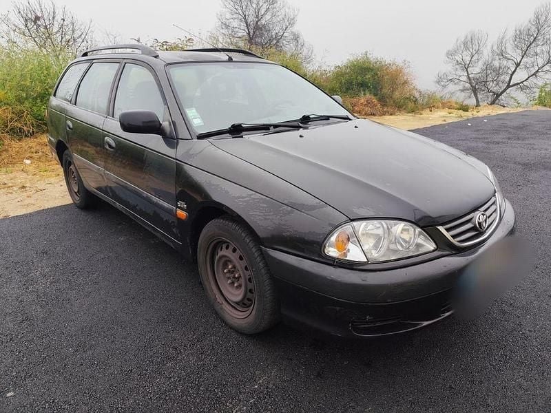 Usado 2001 Toyota Avensis Sedan | € 1.850 - Imagem 1/3