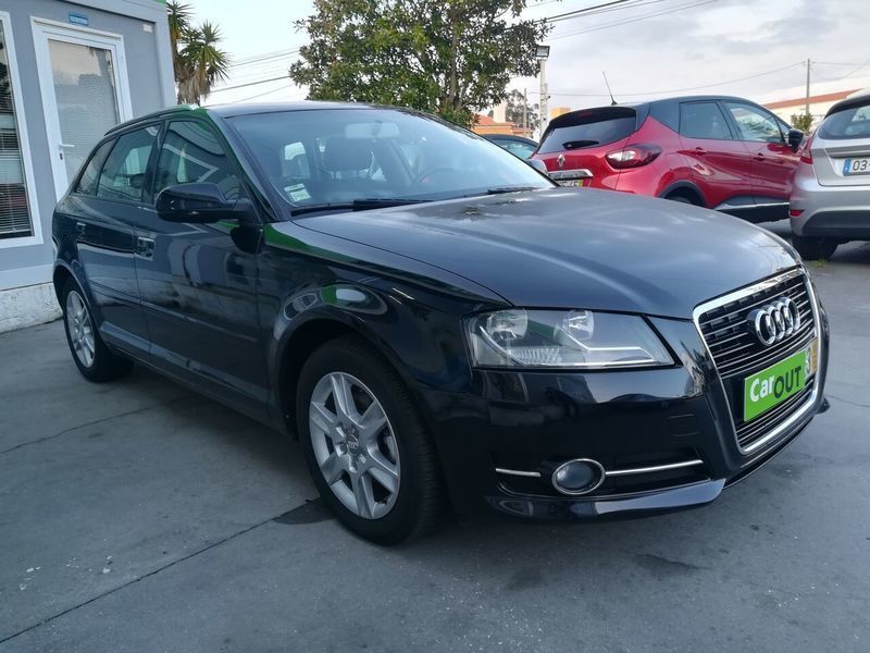 Vendido Audi A3 Sportback 1.6 TDI Att. Carros usados para venda