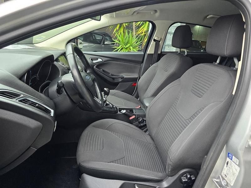 Usado Ford Focus Titanium 125 HP (91 kW) 2018 Cinzento