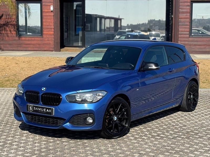 Azul Usado 2015 BMW 116 Citadino | € 16.990 - Imagem 1/4