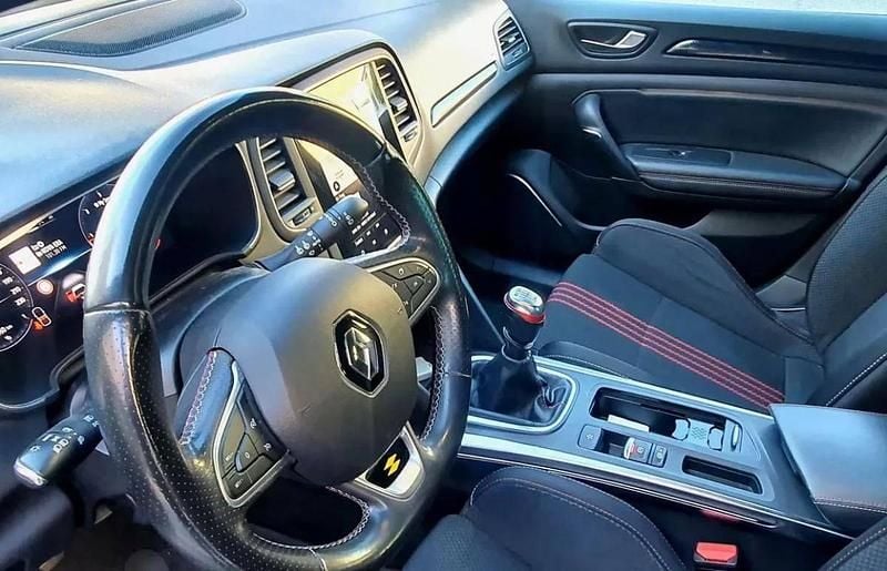 Usado Renault Mégane IV R.S. 115 HP (84 kW) 2021 Preto Citadino