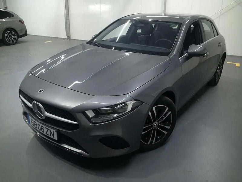 Cinza Usado 2023 Mercedes A250 Citadino | € 32.990 (Super Preço) - Imagem 1/4