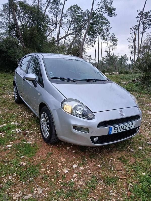 Usado Fiat Punto 69 HP (50 kW) 2012 Cinzento Citadino