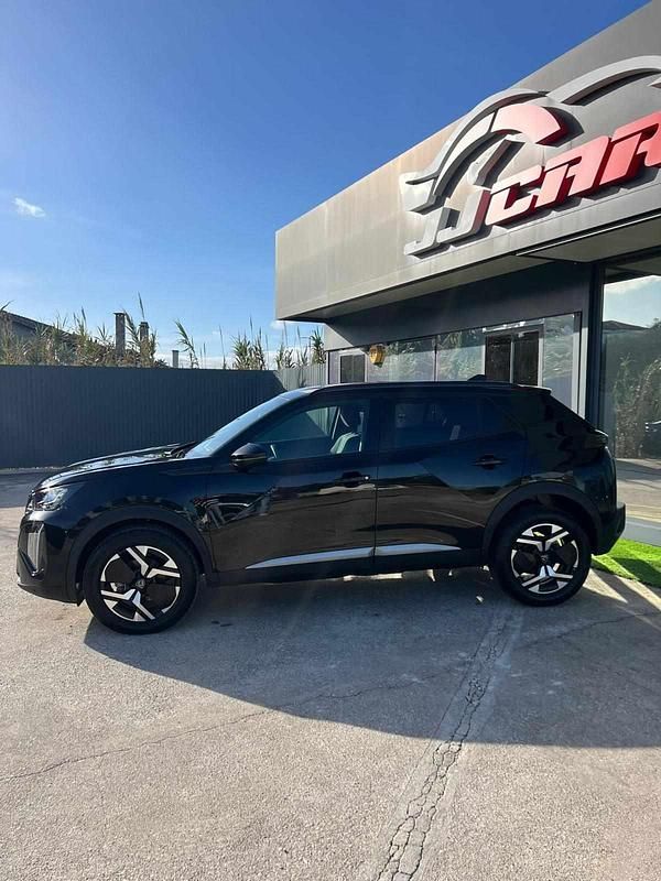 Usado Peugeot 2008 102 HP (75 kW) 2025 Preto SUV