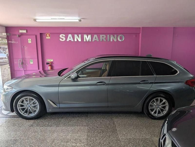 Usado BMW 518 Luxury Line 150 HP (110 kW) 2019 Azul Carrinha