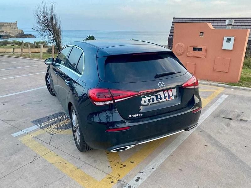 Usado Mercedes A180 116 HP (85 kW) 2018 Preto Citadino