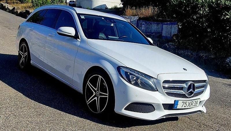 Usado 2015 Mercedes C200 Sedan | € 14.900 - Imagem 1/4