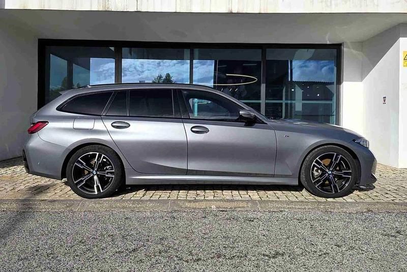 Usado BMW 320 Comfort Edition 190 HP (139 kW) 2025 Cinzento Coupé