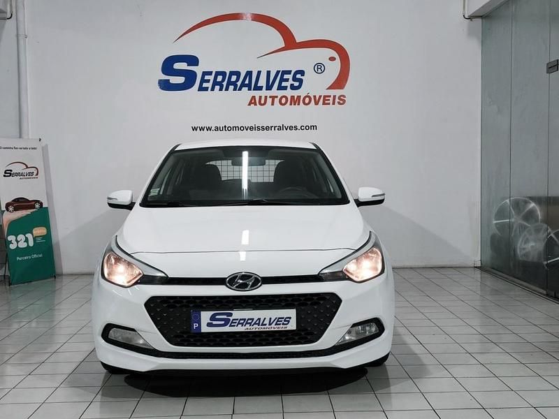 Usado Hyundai i20 75 HP (55 kW) 2016 Branco