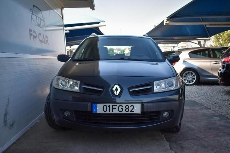 Cinzento Usado 2008 Renault Mégane III | € 2.650 (Super Preço) - Imagem 1/4