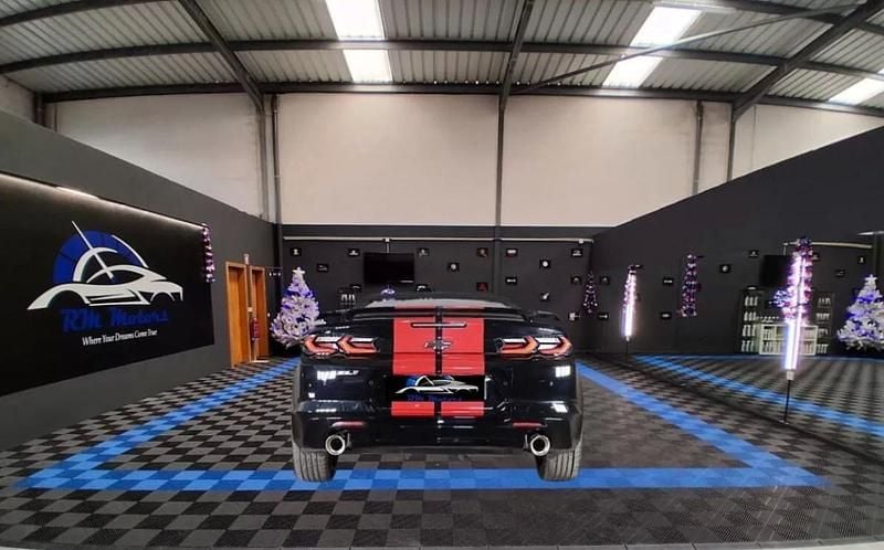 Usado Chevrolet Camaro 340 HP (250 kW) 2024 Preto Cabrios