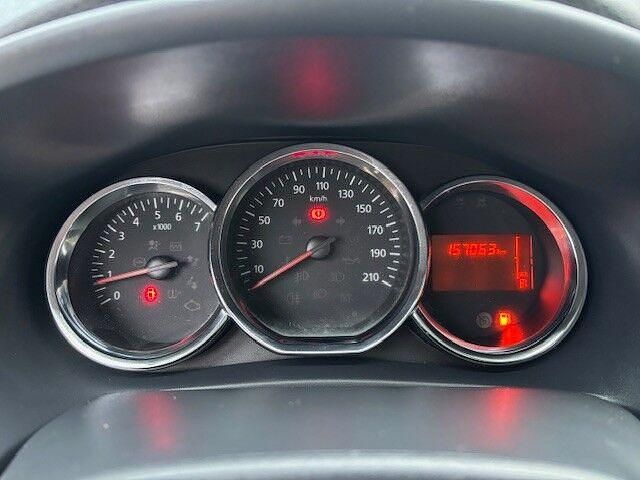 Usado Dacia Sandero Stepway 90 HP (66 kW) 2015 Cinza