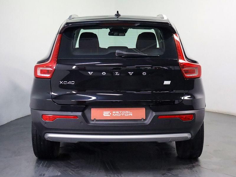 Usado Volvo XC40 211 HP (155 kW) 2022 Preto SUV