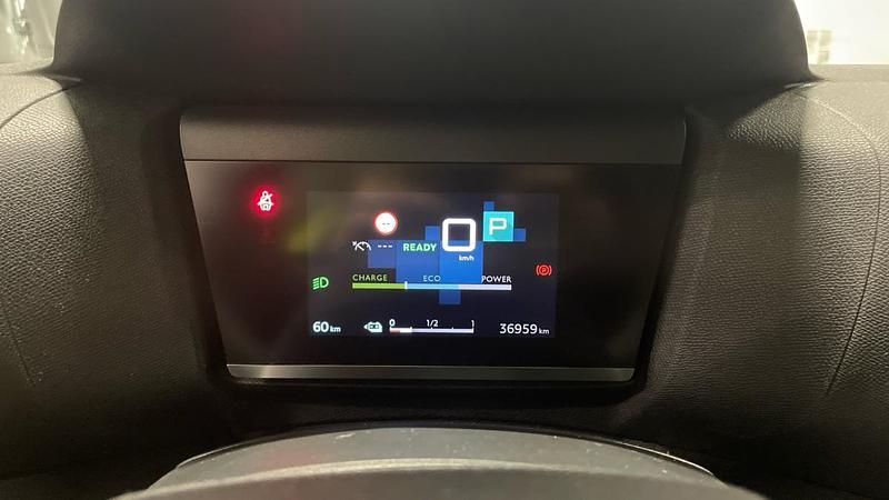 Usado Citroën e-C4 Feel 100 kW (136 HP) 2022 Branco SUV