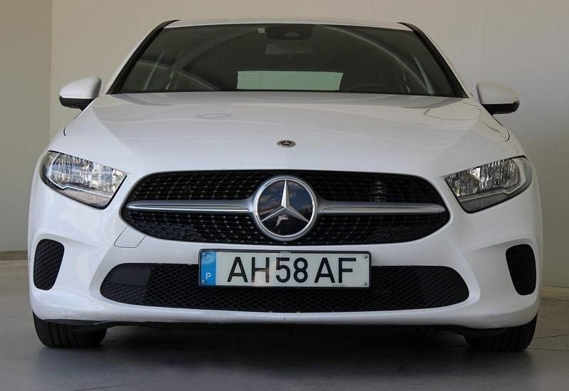 Branco Usado 2021 Mercedes A180 Style Sedan | € 26.500 (Preço justo) - Imagem 1/4
