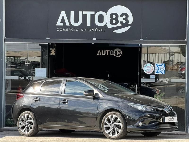 Preto Usado 2015 Toyota Auris Hybrid | € 14.990 - Imagem 1/1