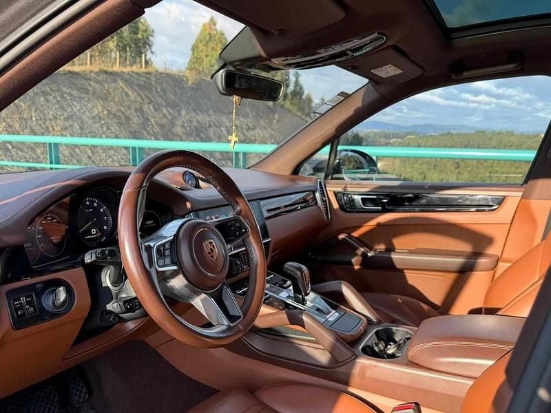 Usado Porsche Cayenne 340 HP (250 kW) 2018 Cinzento SUV