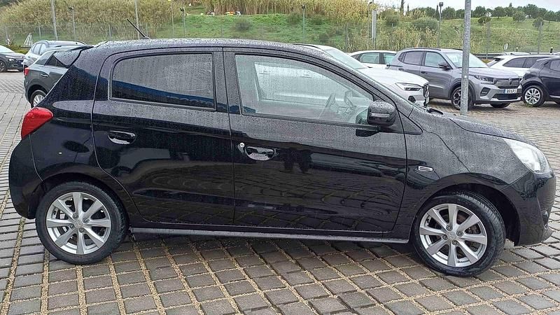 Usado Mitsubishi Space Star Intense 80 HP (58 kW) 2015 Preto