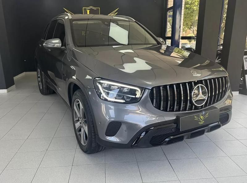 Usado Mercedes GLC300e 320 HP (235 kW) 2021 Cinzento Coupé