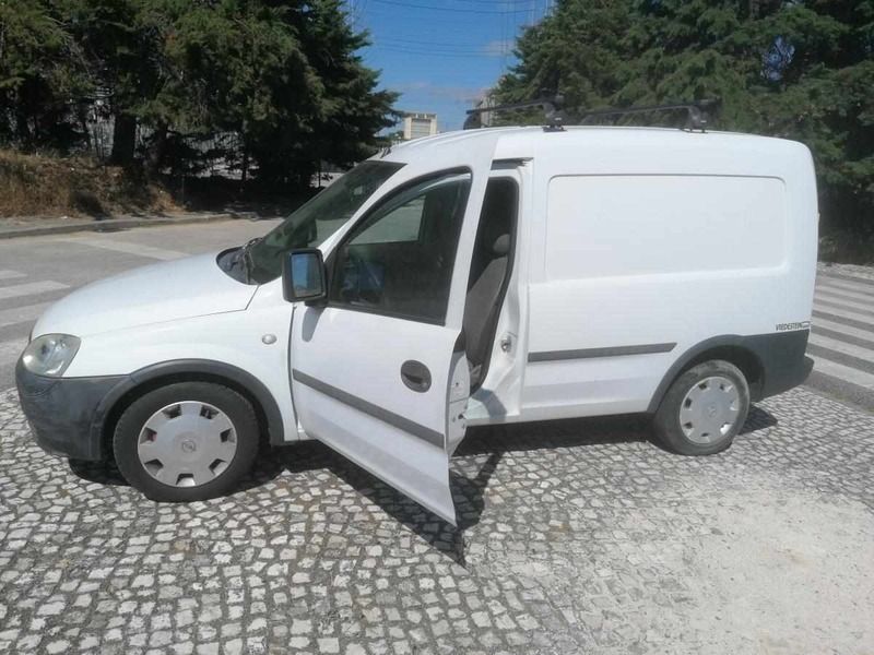 Branco Usado 2005 Opel Corsavan Citadino | € 3.450 - Imagem 1/4