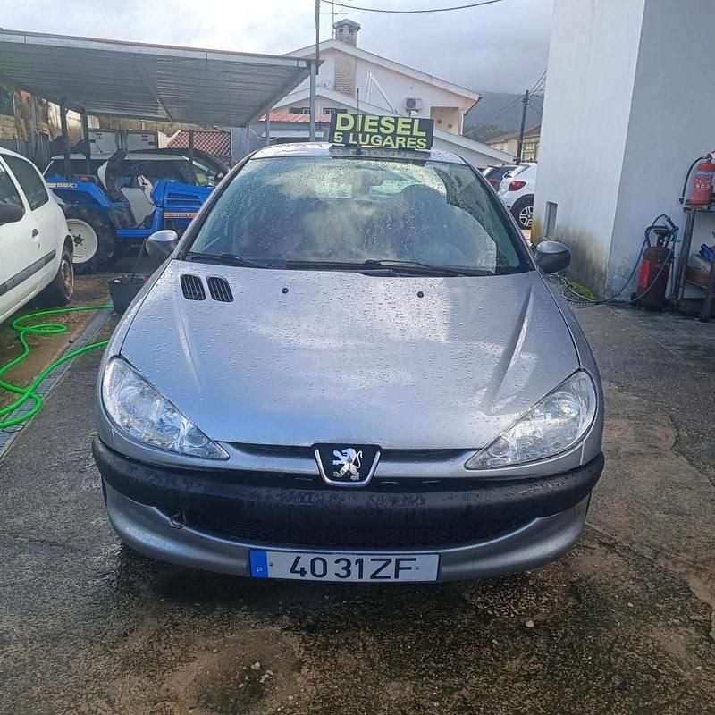Usado Peugeot 206 68 HP (50 kW) 2004 Cinzento Citadino