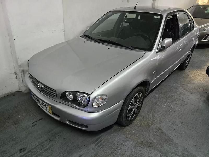 Cinzento Usado 2000 Toyota Corolla Sol | € 2.500 - Imagem 1/4