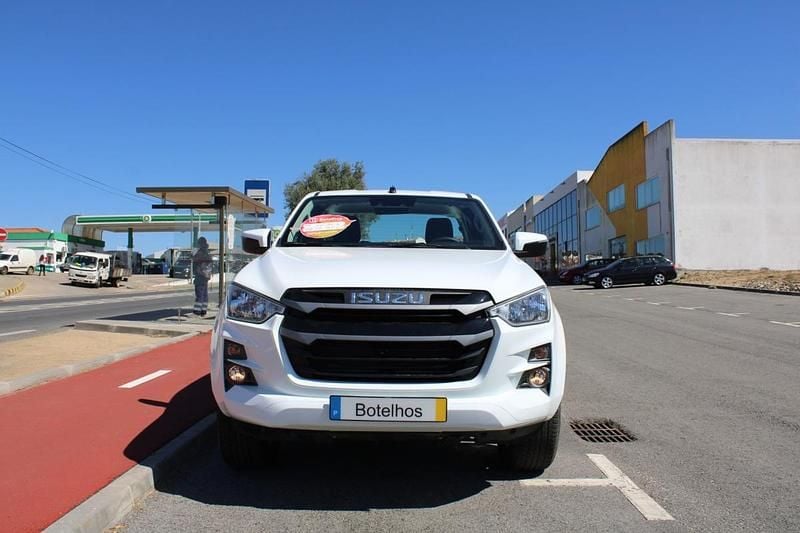 Usado Isuzu D-Max 164 HP (120 kW) 2025 Branco Pickup