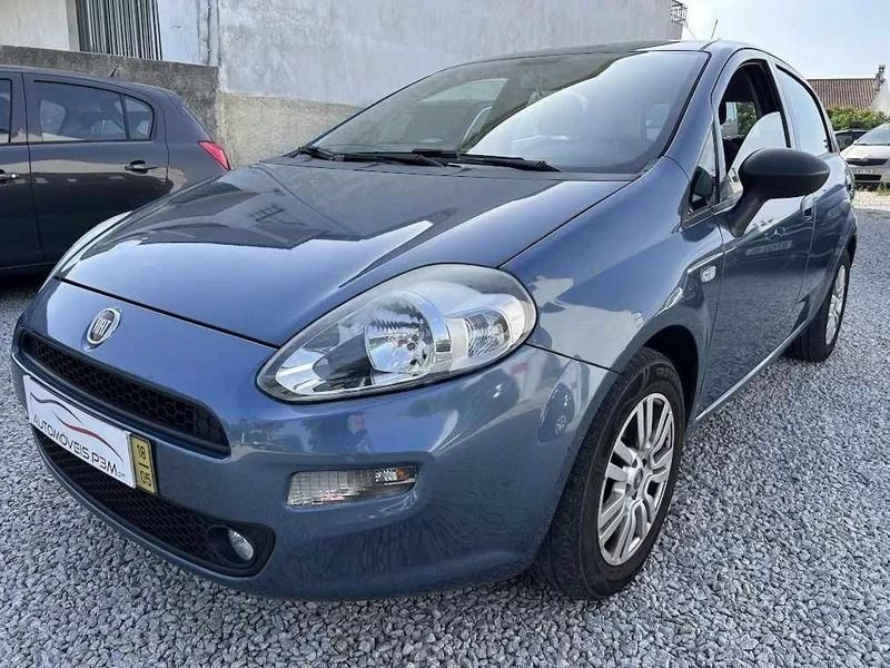 Usado Fiat Punto Easy 69 HP (50 kW) 2018 Azul Citadino