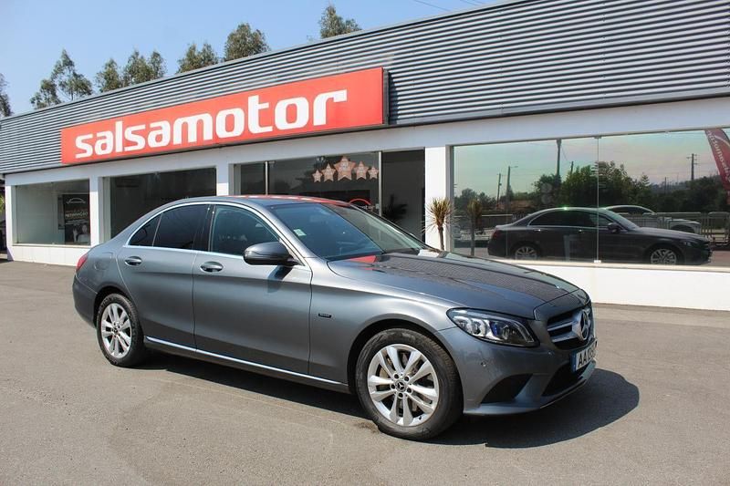 Cinza Usado 2020 Mercedes C300 Edition Sedan | € 29.850 (Preço justo) - Imagem 1/4