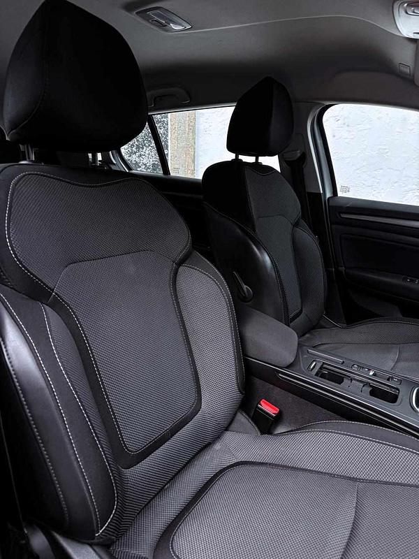 Usado Renault Mégane IV 158 HP (116 kW) 2023 Cinzento Carrinha