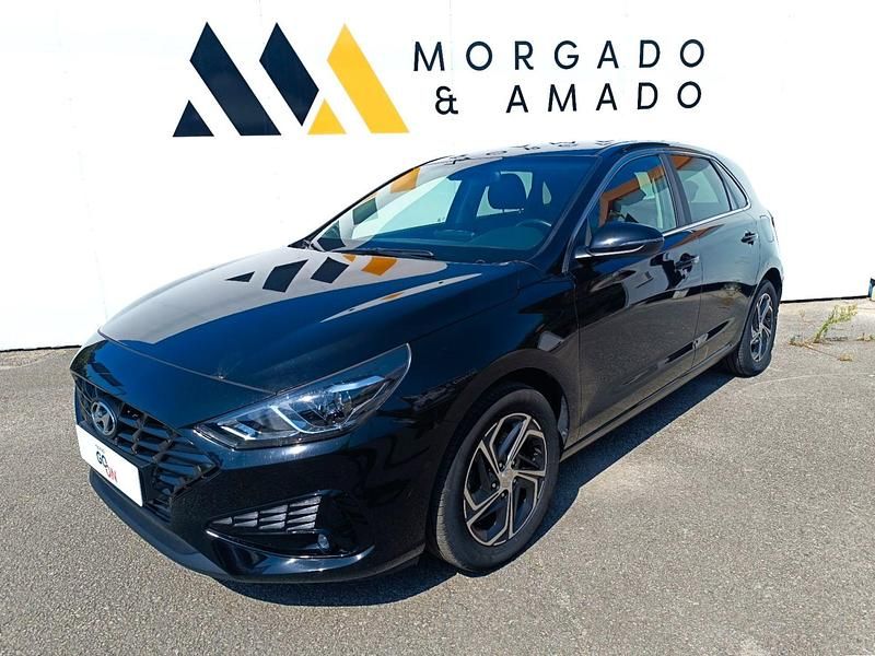 Phantom black (metalizada) Usado 2023 Hyundai i30 Style | € 20.200 (Preço justo) - Imagem 1/4