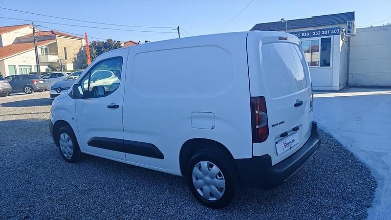 Usado Citroën Berlingo 102 HP (75 kW) 2021 Branco Monovolume