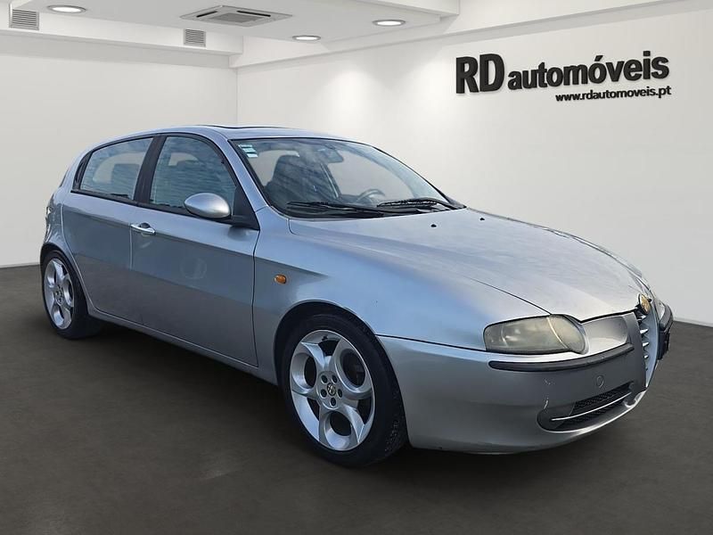 Usado Alfa Romeo 147 Distinctive 140 HP (102 kW) 2005 Cinzento Citadino