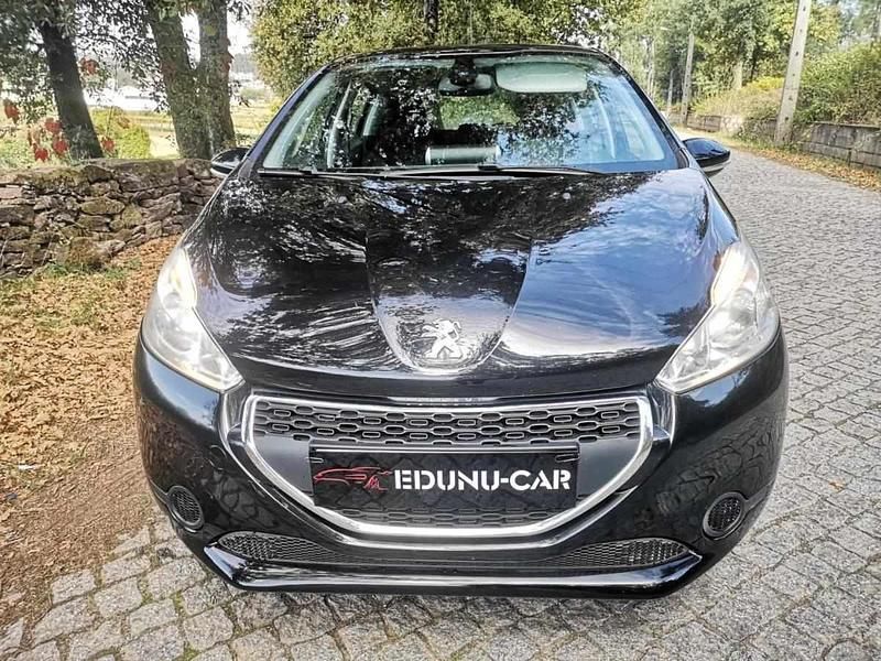 Usado Peugeot 208 Active 68 HP (50 kW) 2014 Preto Citadino