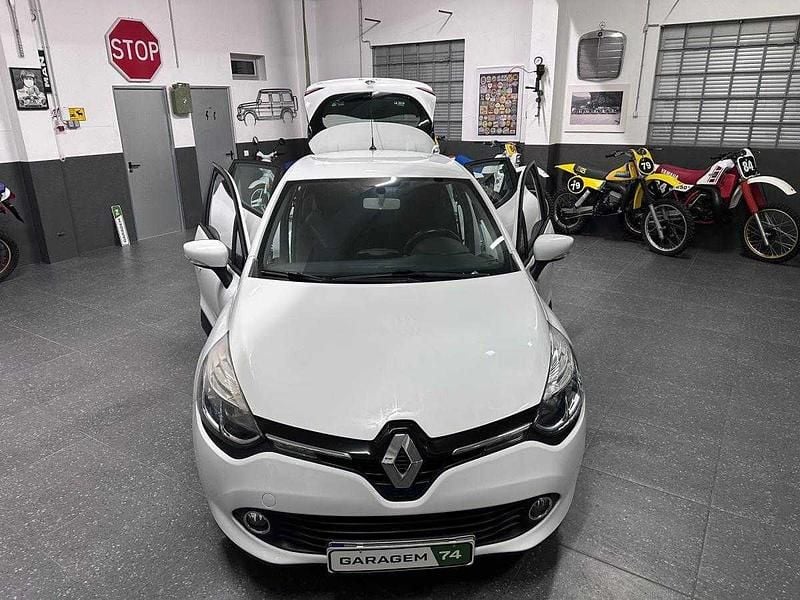 Branco Usado 2012 Renault Clio IV Dynamique | € 8.250 (Preço justo) - Imagem 1/4