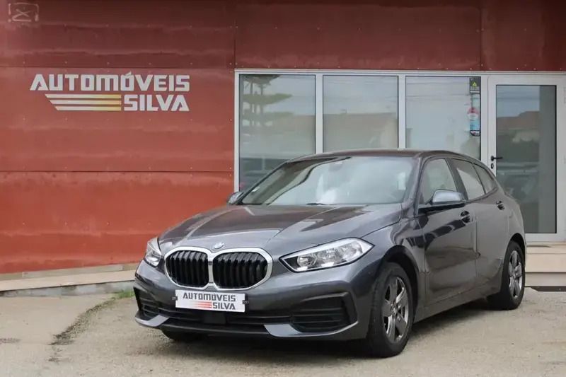 Cinzento Usado 2019 BMW 116 Citadino | € 19.990 (Preço justo) - Imagem 1/4