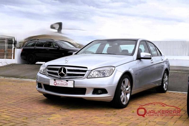 Cinza Usado 2009 Mercedes C200 Sedan | € 12.500 (Preço elevado) - Imagem 1/4