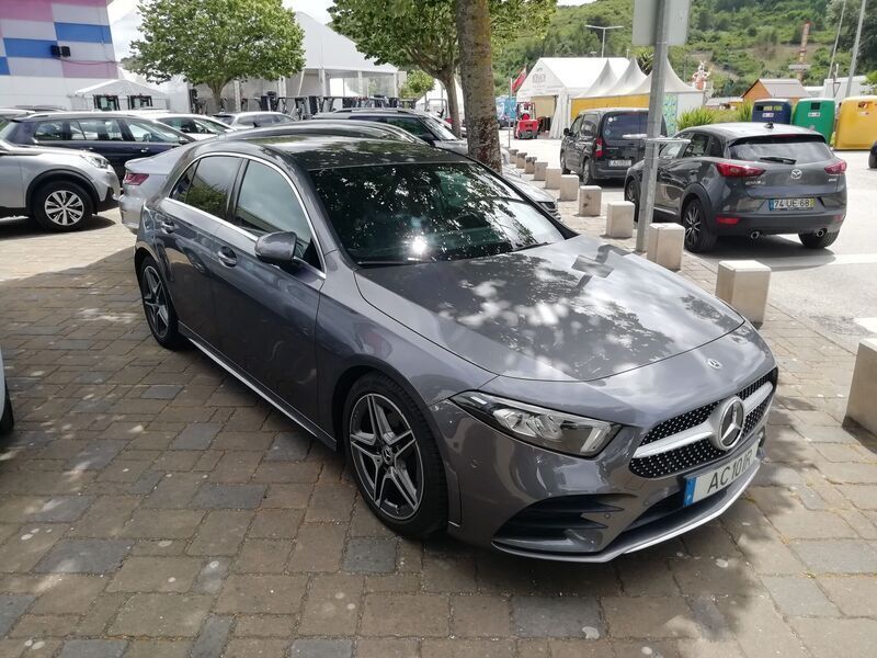 Cinza Usado 2020 Mercedes A180 AMG line | € 23.900 (Preço justo) - Imagem 1/4