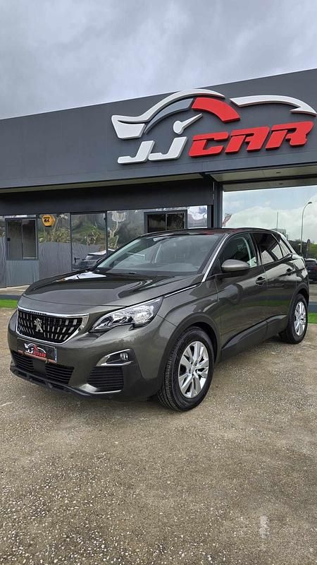 Usado Peugeot 3008 130 HP (95 kW) 2019 Cinzento SUV