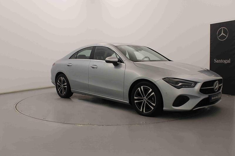 Usado Mercedes CLA180 116 HP (85 kW) 2024 Outra Sedan