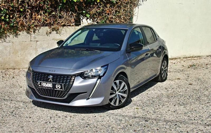 Branco Usado 2023 Peugeot 208 Allure Citadino | € 19.600 (Preço justo) - Imagem 1/4