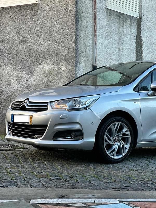 Cinzento Usado 2014 Citroën C4 Citadino | € 10.950 - Imagem 1/4