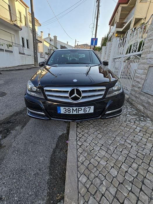 Usado 2011 Mercedes C220 Avantgarde Sedan | € 15.500 (Preço justo) - Imagem 1/4