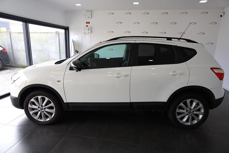 Usado Nissan Qashqai 130 HP (95 kW) 2013 Branco SUV