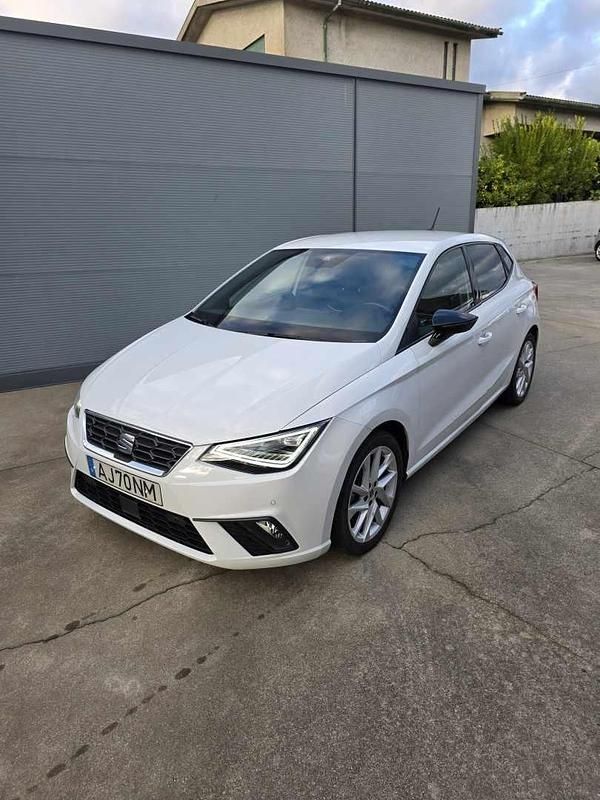 Branco Usado 2021 Seat Ibiza | € 17.000 (Caro) - Imagem 1/4