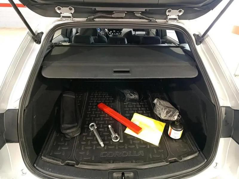 Usado Toyota Corolla Comfort 122 HP (89 kW) 2022 Cinza Carrinha